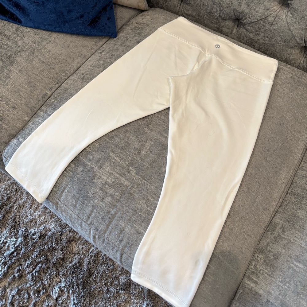 Lululemon Athletica White Align Pant 20” - Size 6